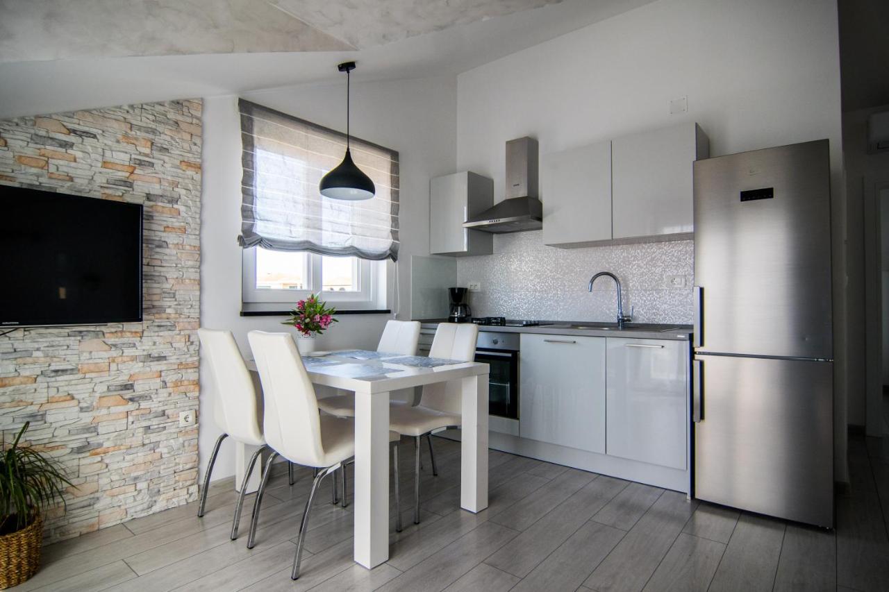 Apartment Up&up