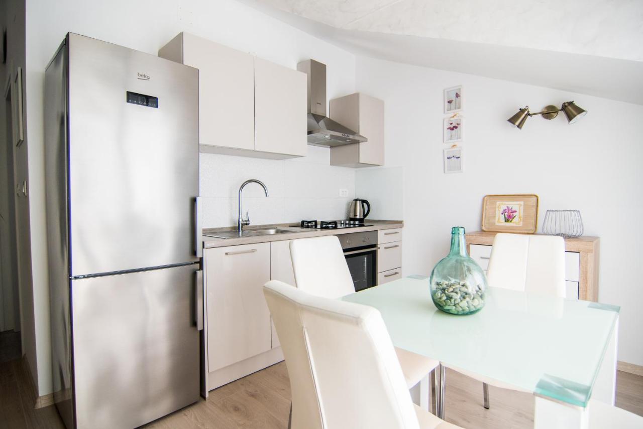 Apartment Up&up