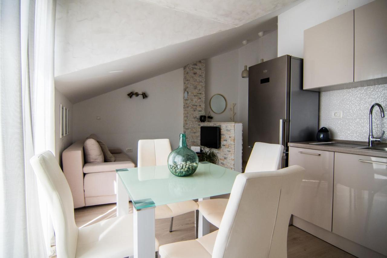 Apartment Up&up *