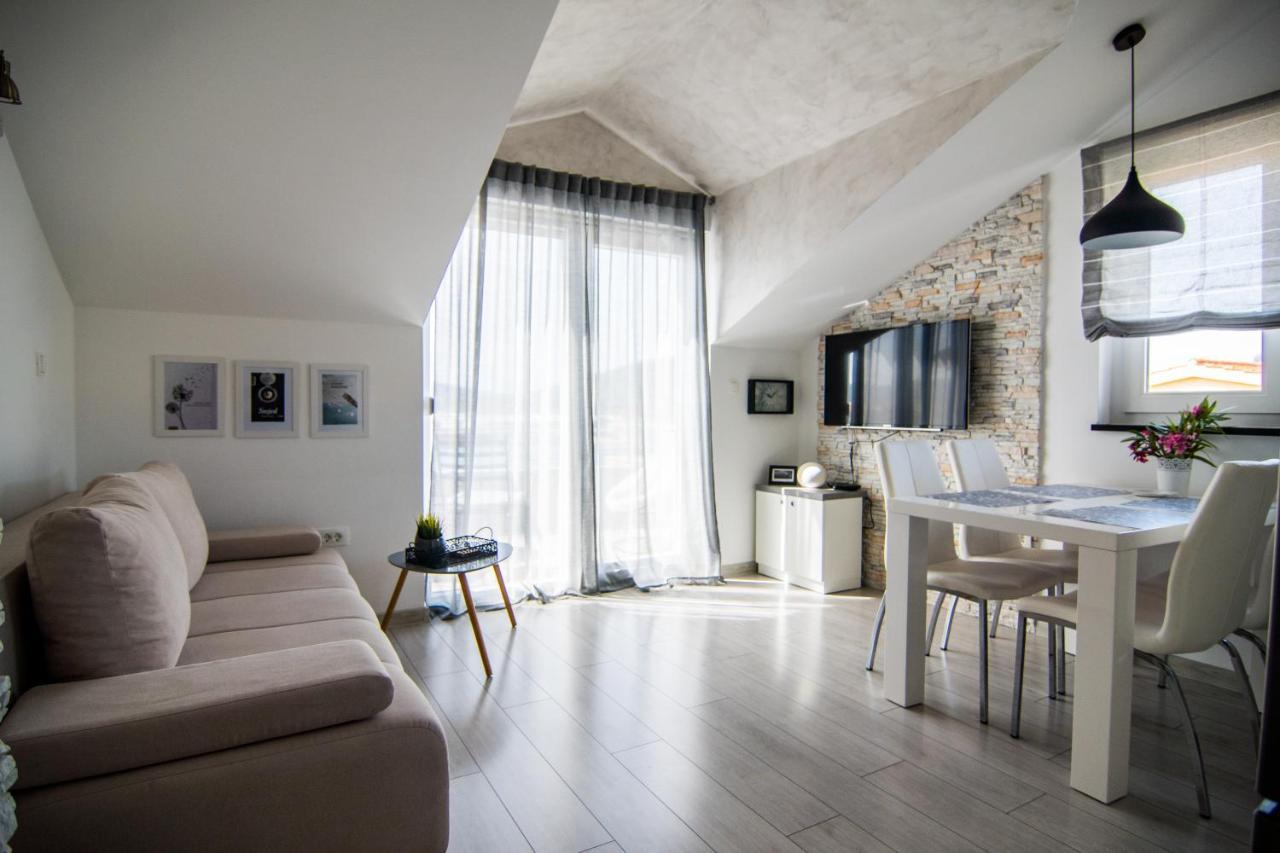 Up&up Apartment